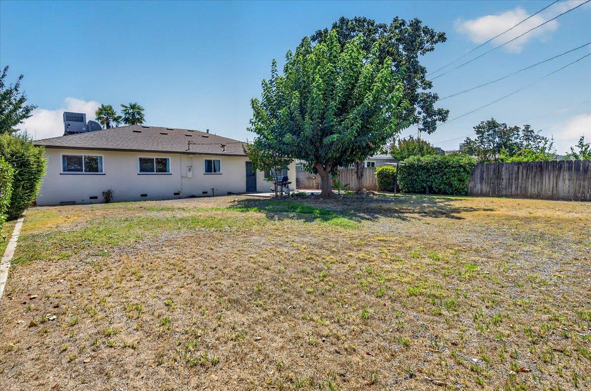 4733 N Callisch St, Fresno, CA 93726