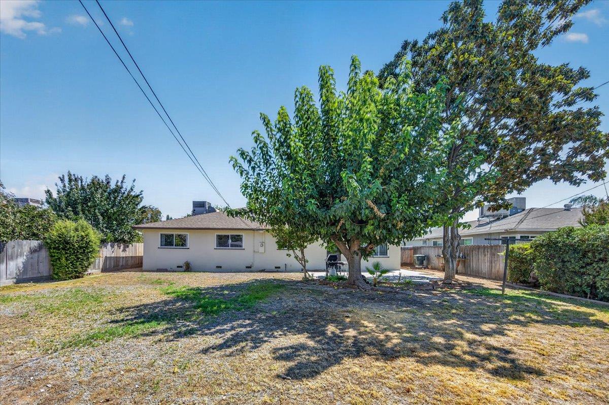 4733 N Callisch St, Fresno, CA 93726