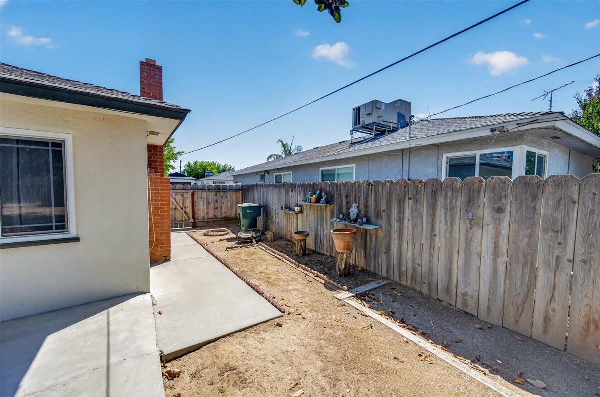 4733 N Callisch St, Fresno, CA 93726