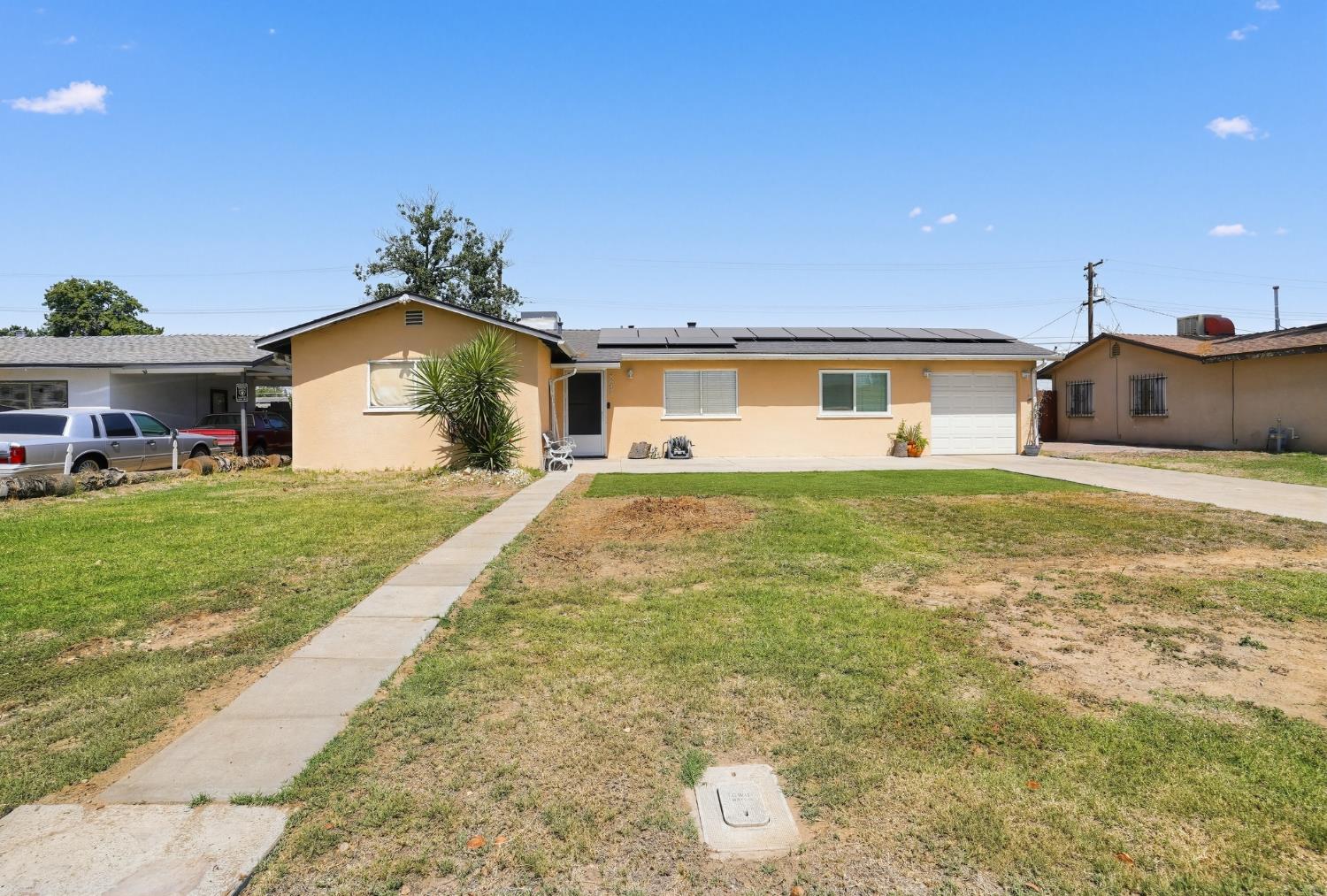 8642 E Ostler St, Selma, CA 93662