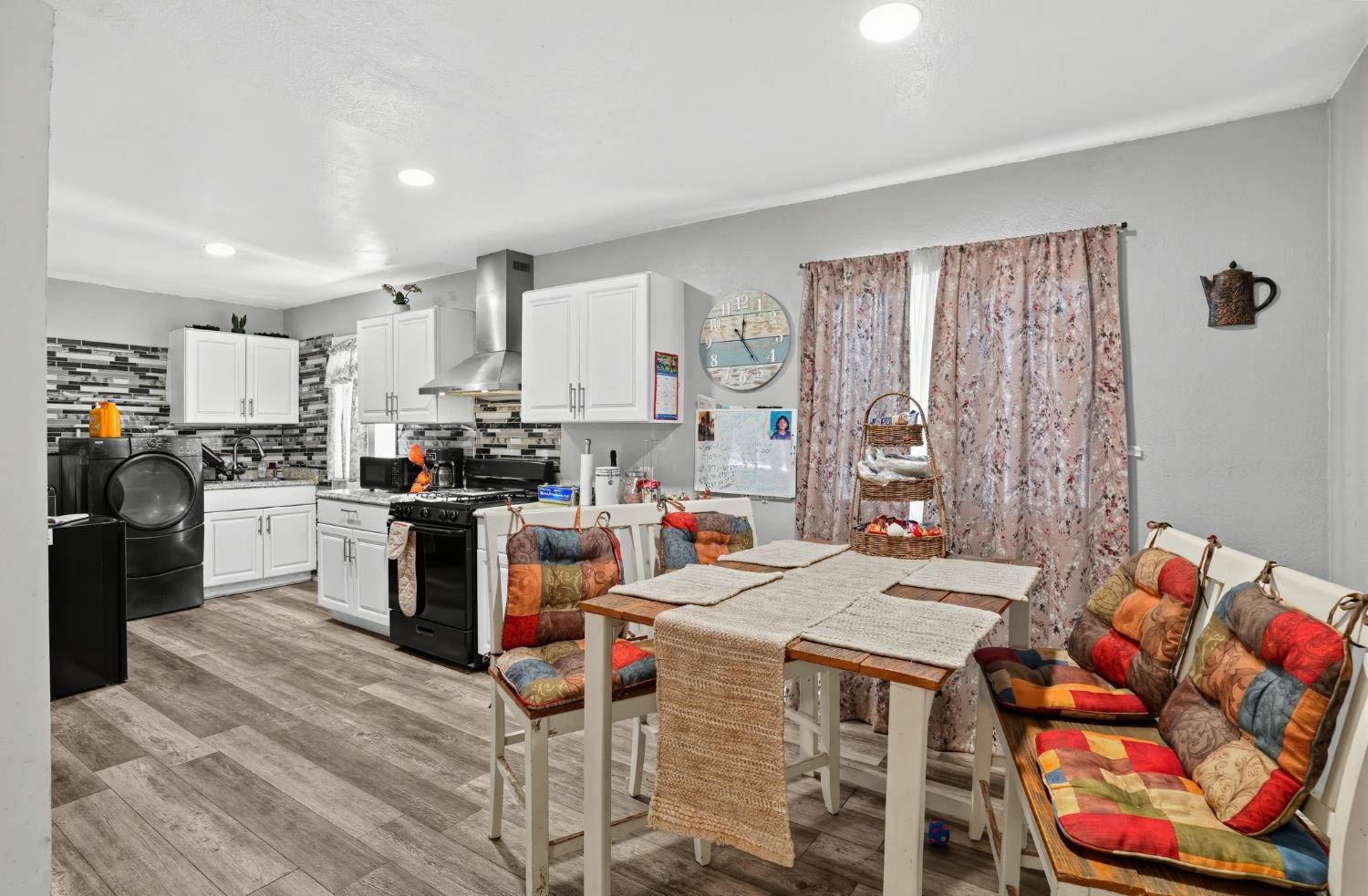 8642 E Ostler St, Selma, CA 93662