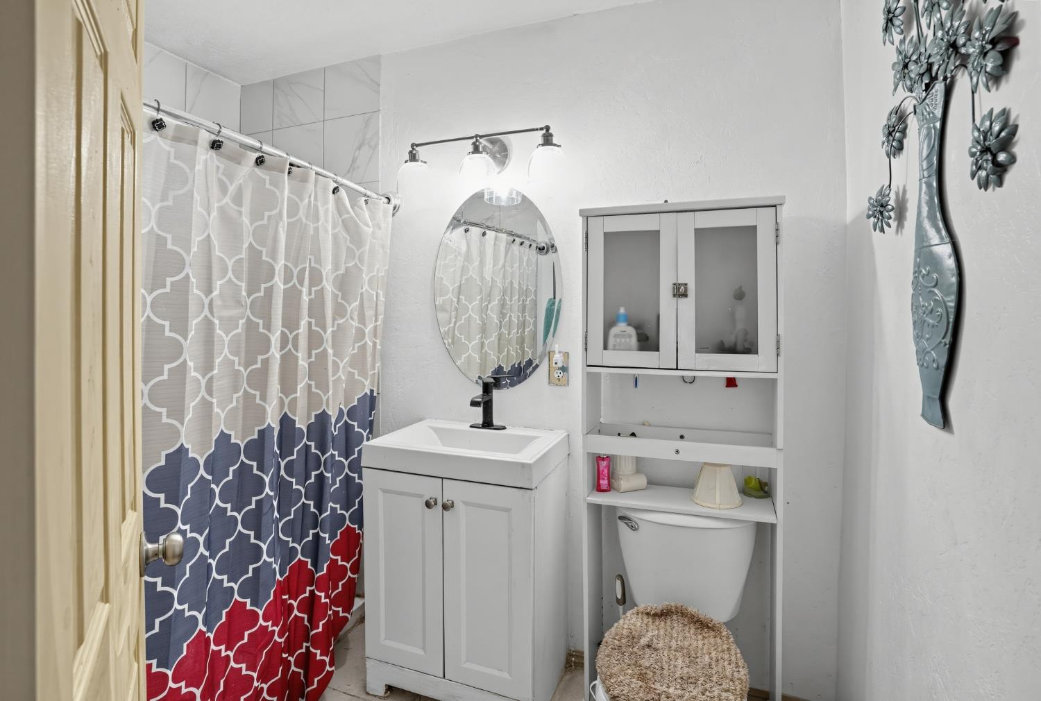 8642 E Ostler St, Selma, CA 93662