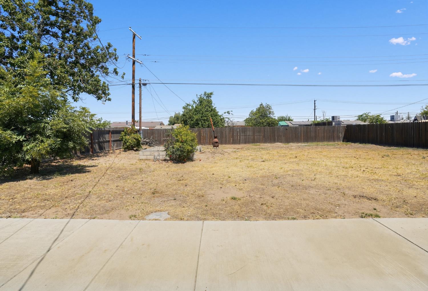 8642 E Ostler St, Selma, CA 93662
