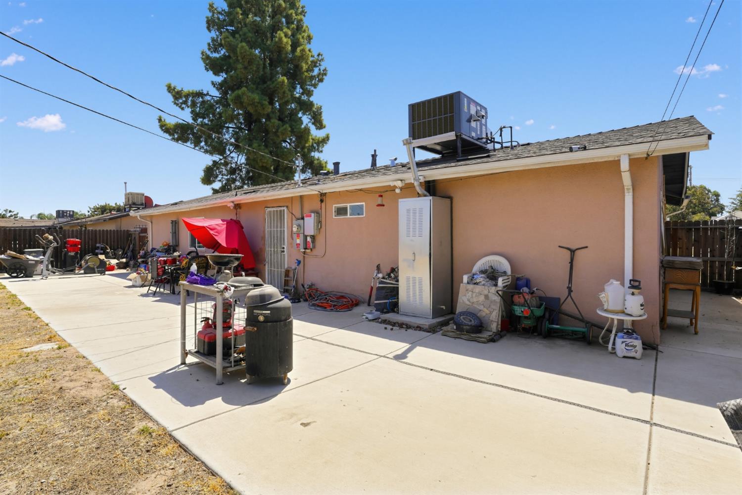 8642 E Ostler St, Selma, CA 93662