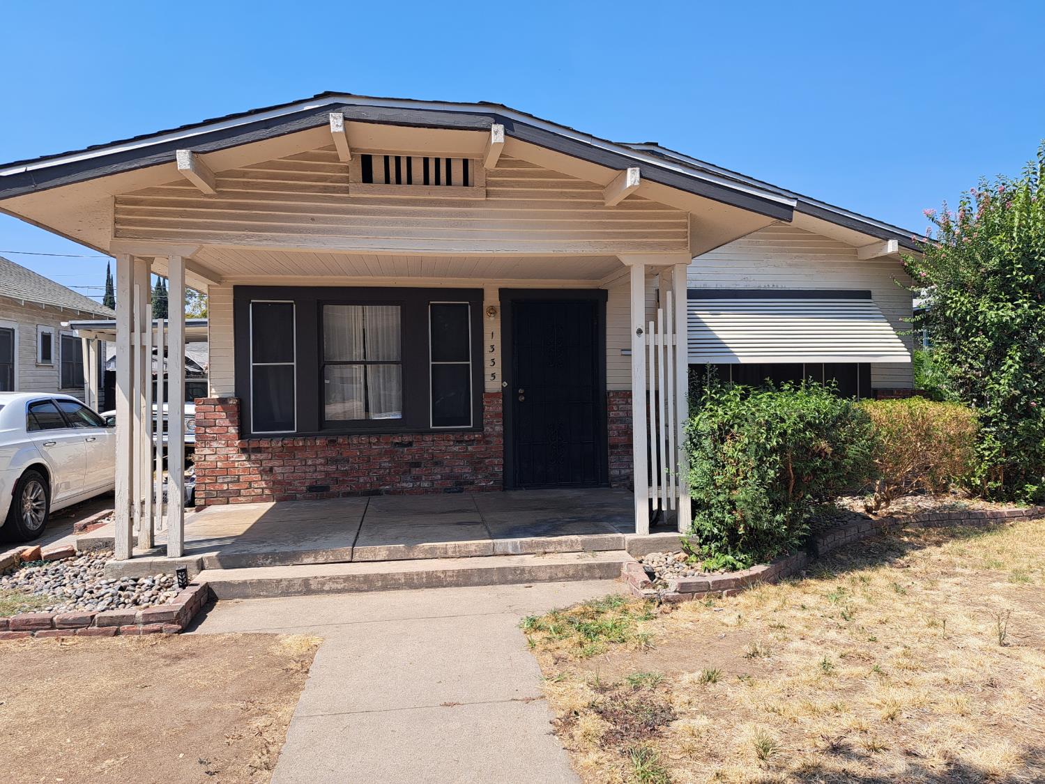 1335 N Glenn Ave, Fresno, CA 93728