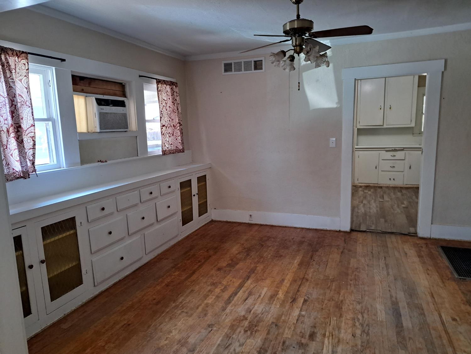 1335 N Glenn Ave, Fresno, CA 93728