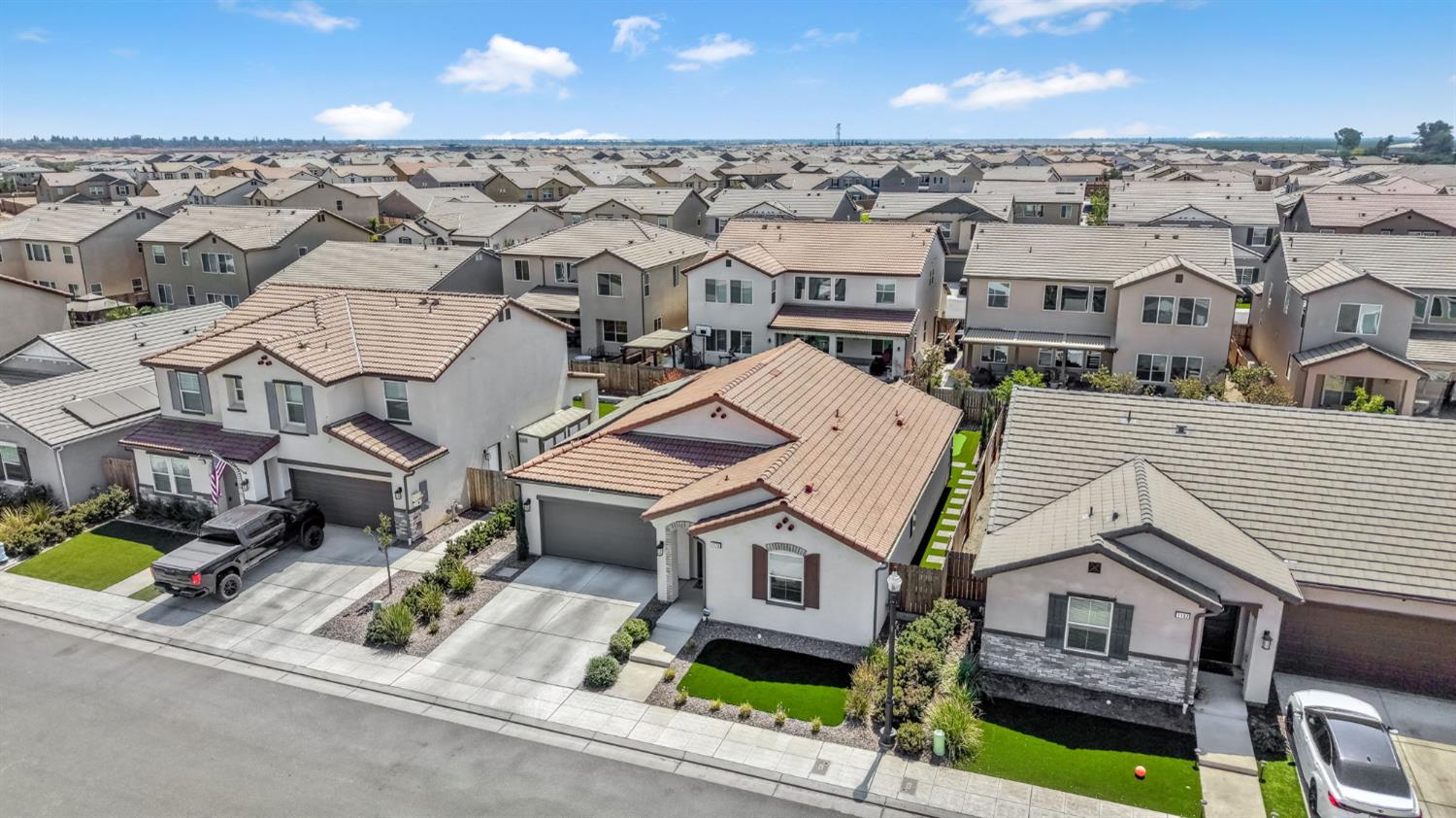 1178 Pinnacle Dr W, Madera, CA 93636
