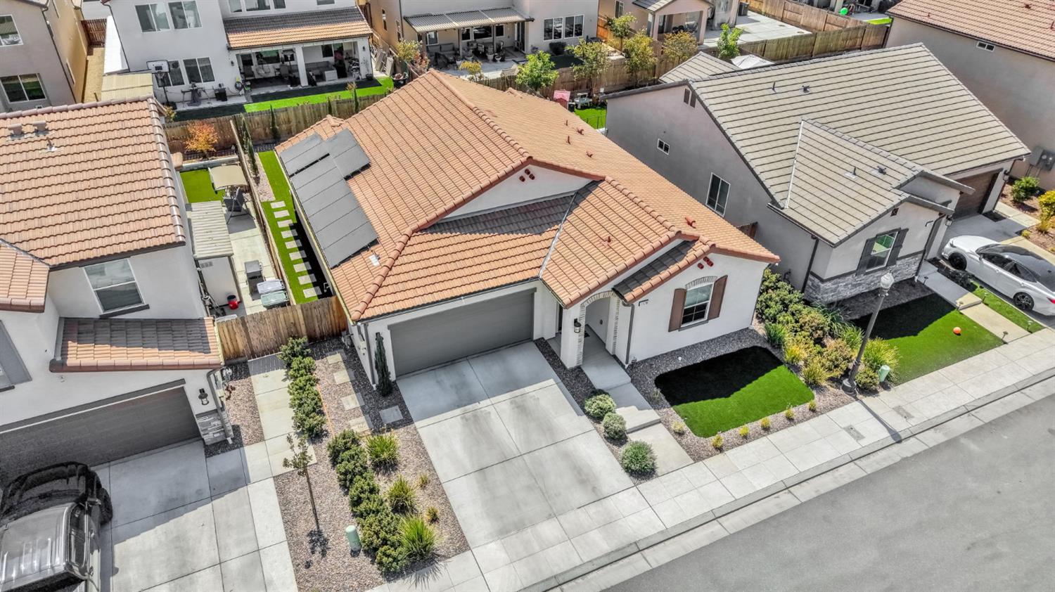 1178 Pinnacle Dr W, Madera, CA 93636