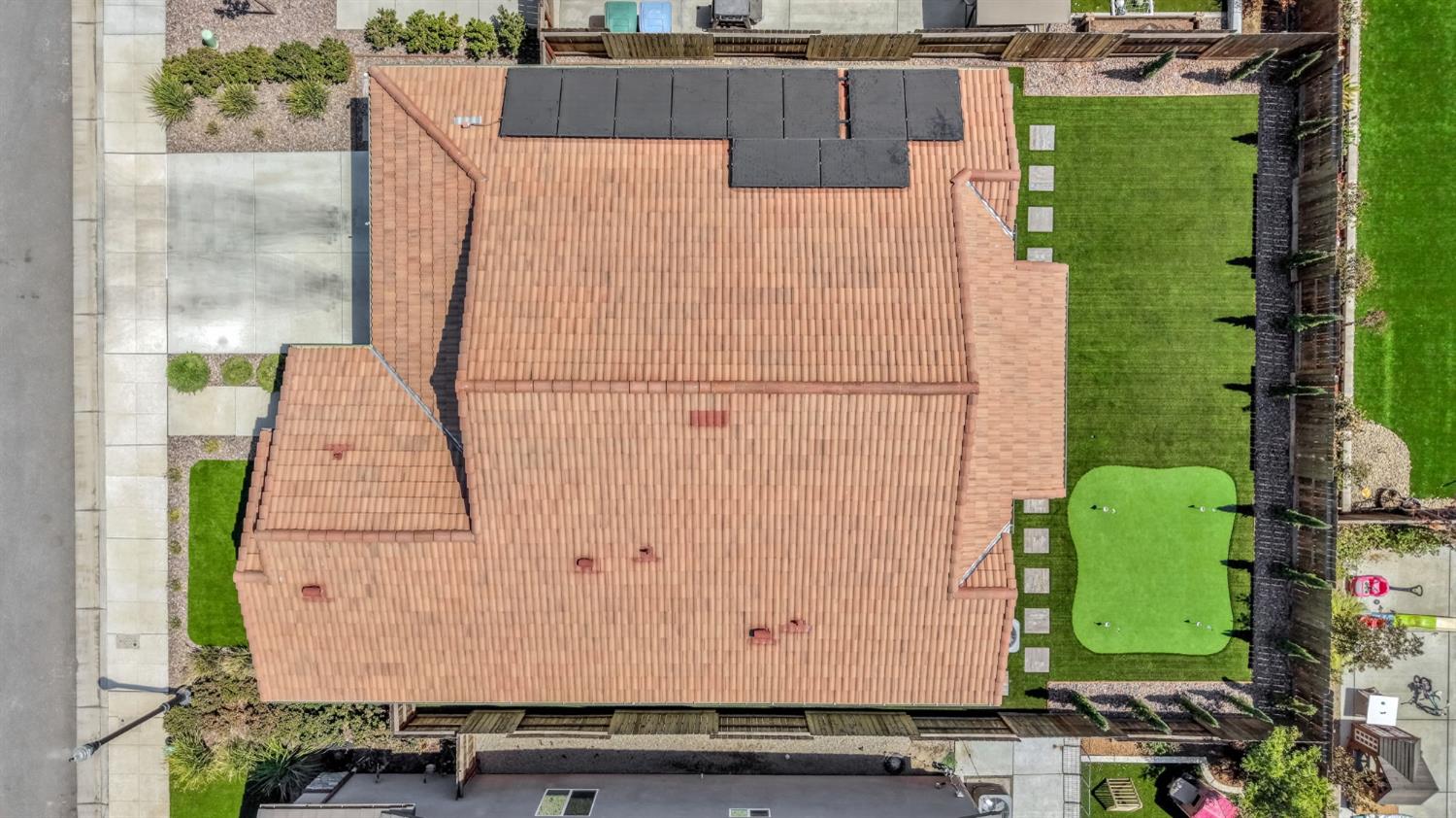 1178 Pinnacle Dr W, Madera, CA 93636