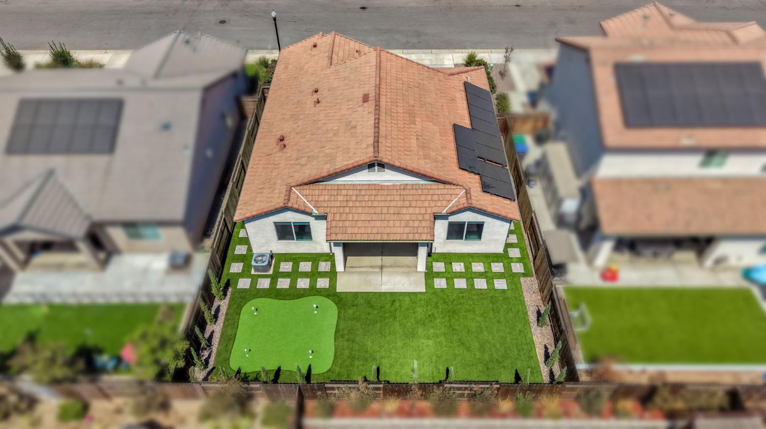 1178 Pinnacle Dr W, Madera, CA 93636