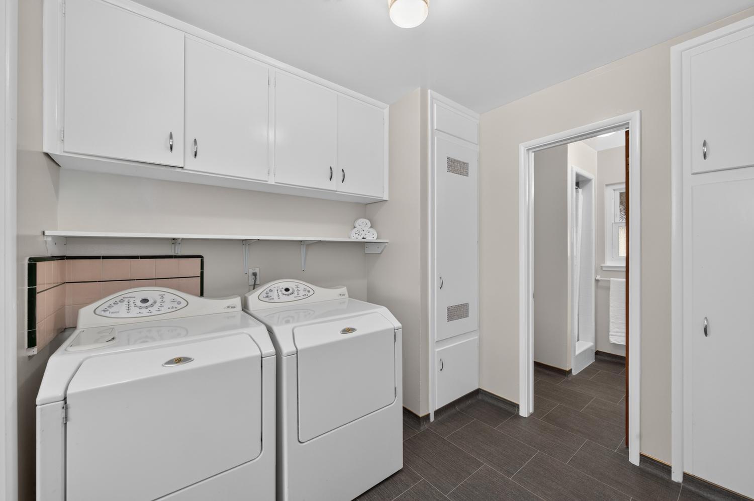 75 W Sierra Ave, Clovis, CA 93612