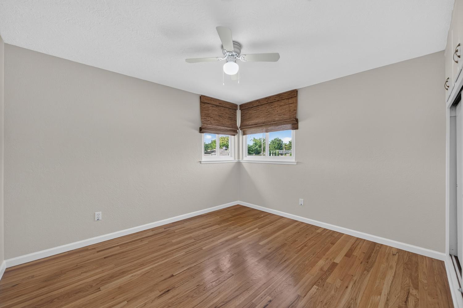 75 W Sierra Ave, Clovis, CA 93612