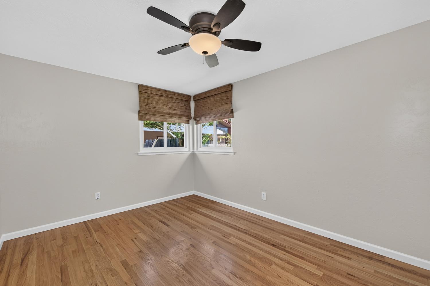 75 W Sierra Ave, Clovis, CA 93612