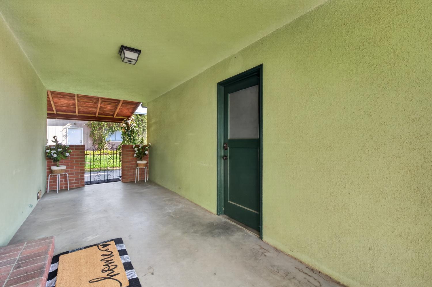 75 W Sierra Ave, Clovis, CA 93612