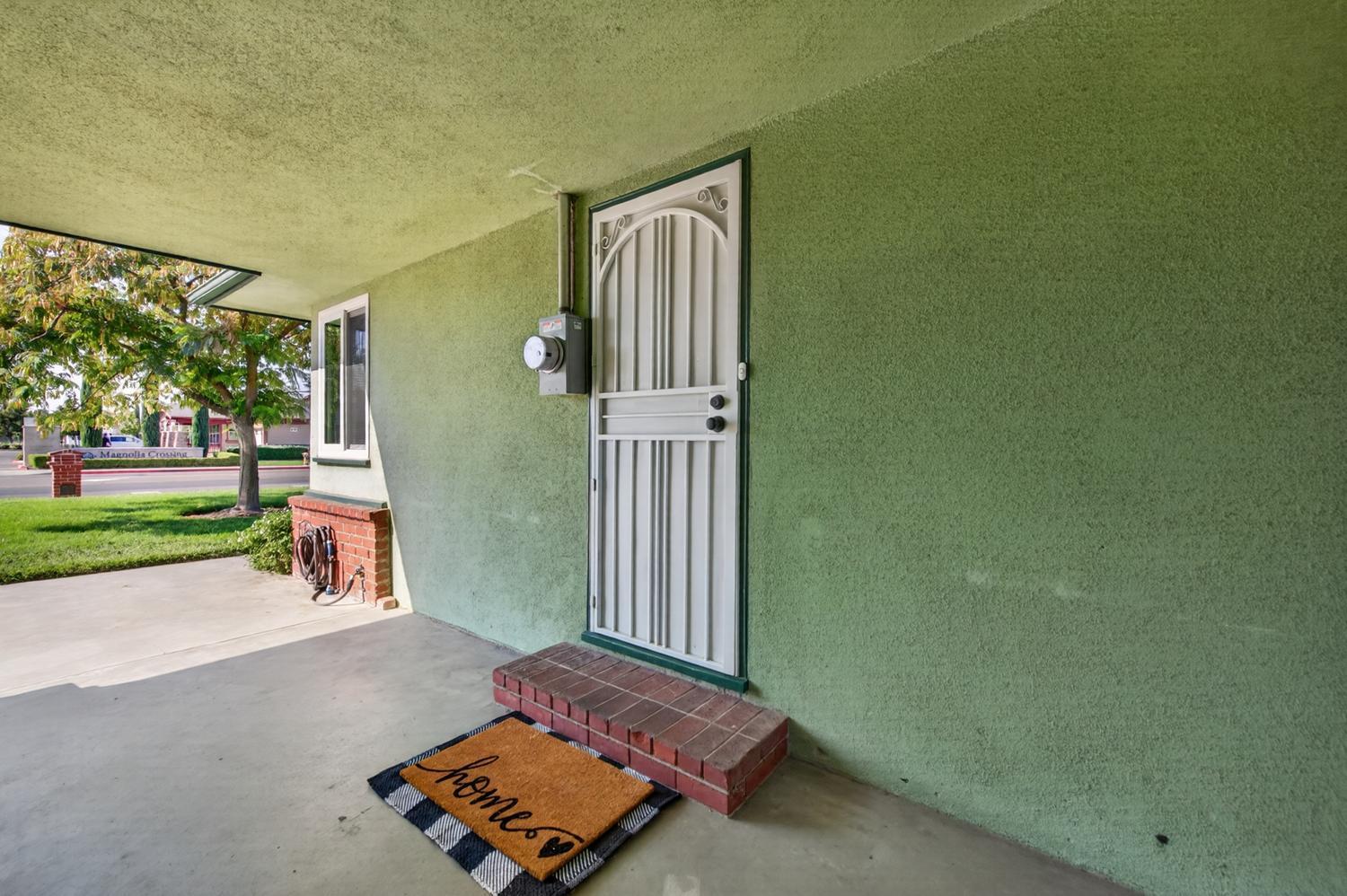 75 W Sierra Ave, Clovis, CA 93612