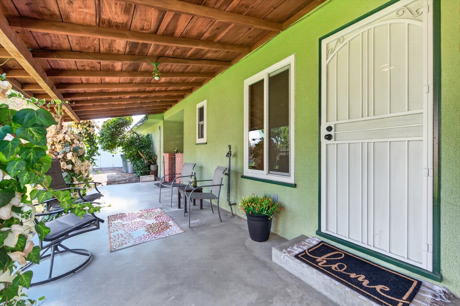 75 W Sierra Ave, Clovis, CA 93612