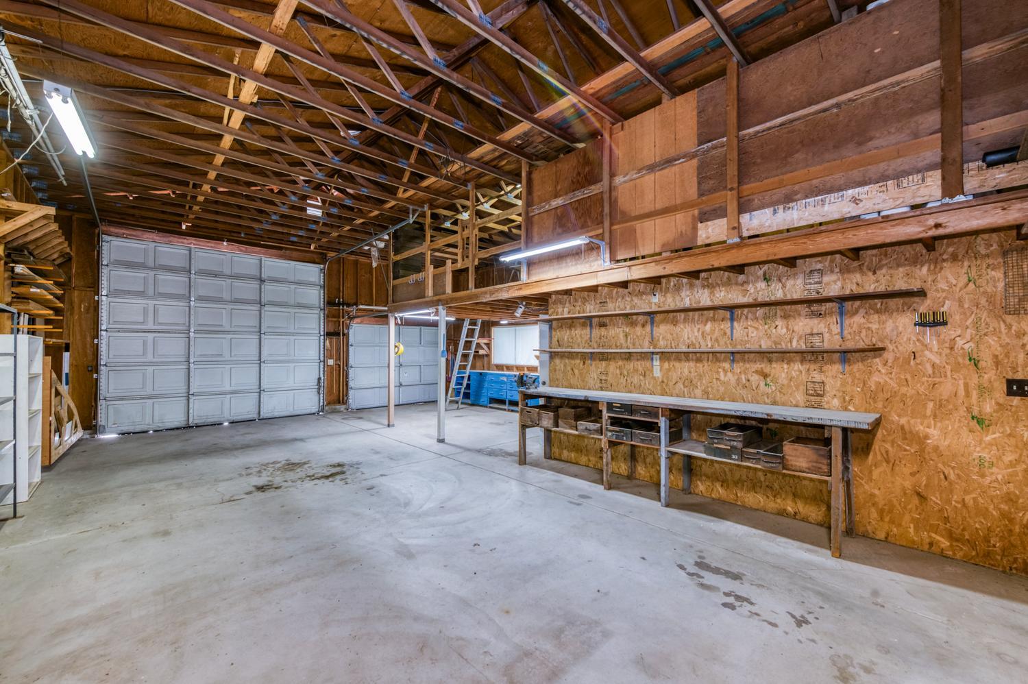 75 W Sierra Ave, Clovis, CA 93612