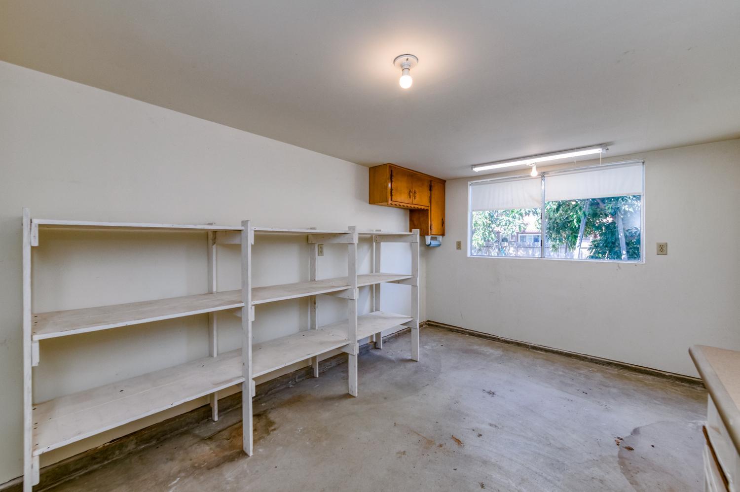 75 W Sierra Ave, Clovis, CA 93612