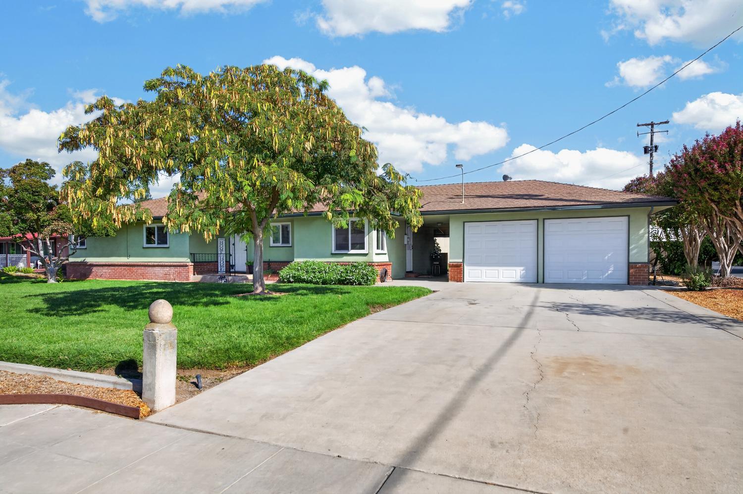 75 W Sierra Ave, Clovis, CA 93612