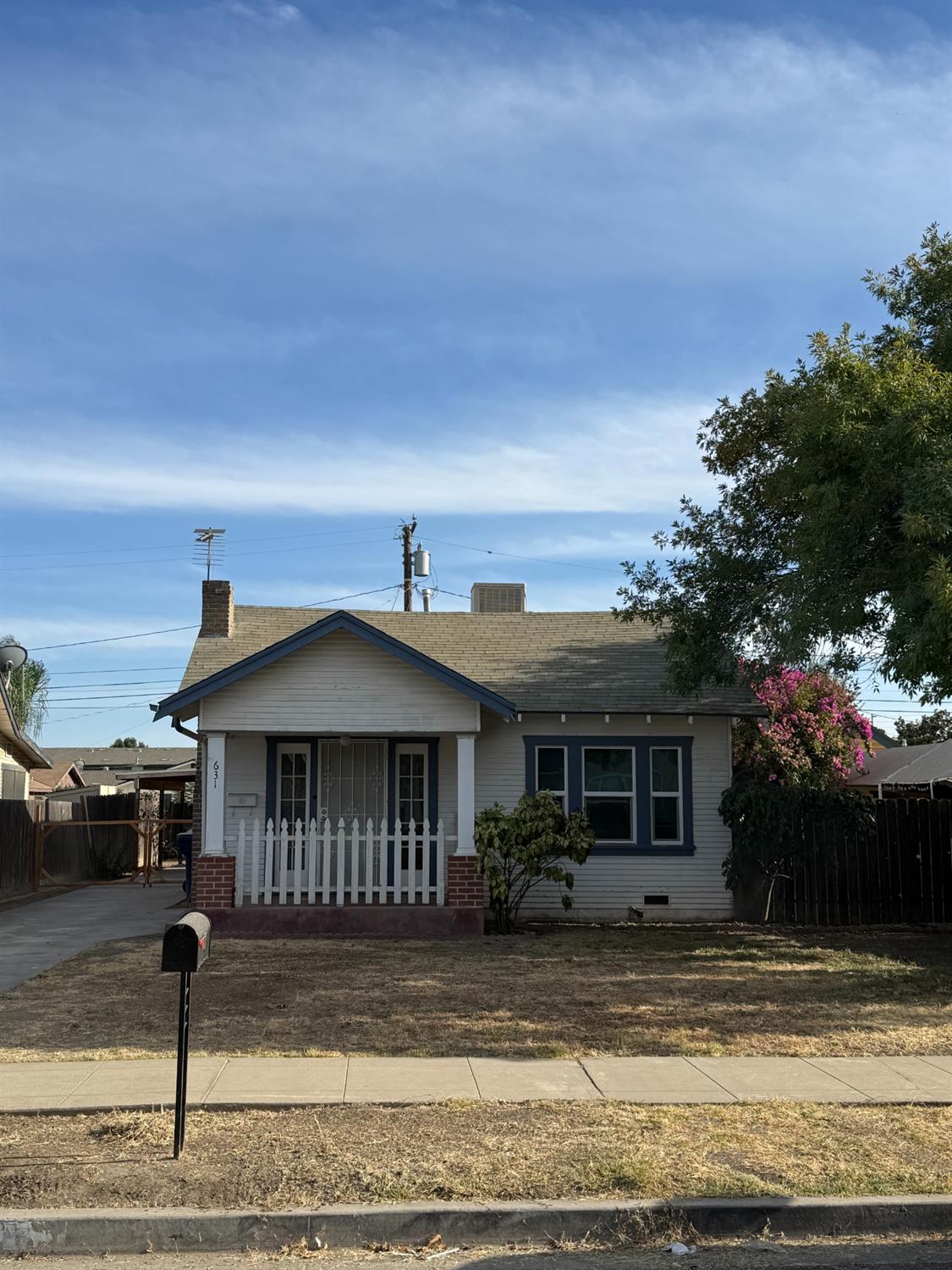 631 E Ventura, Tulare, CA 93274