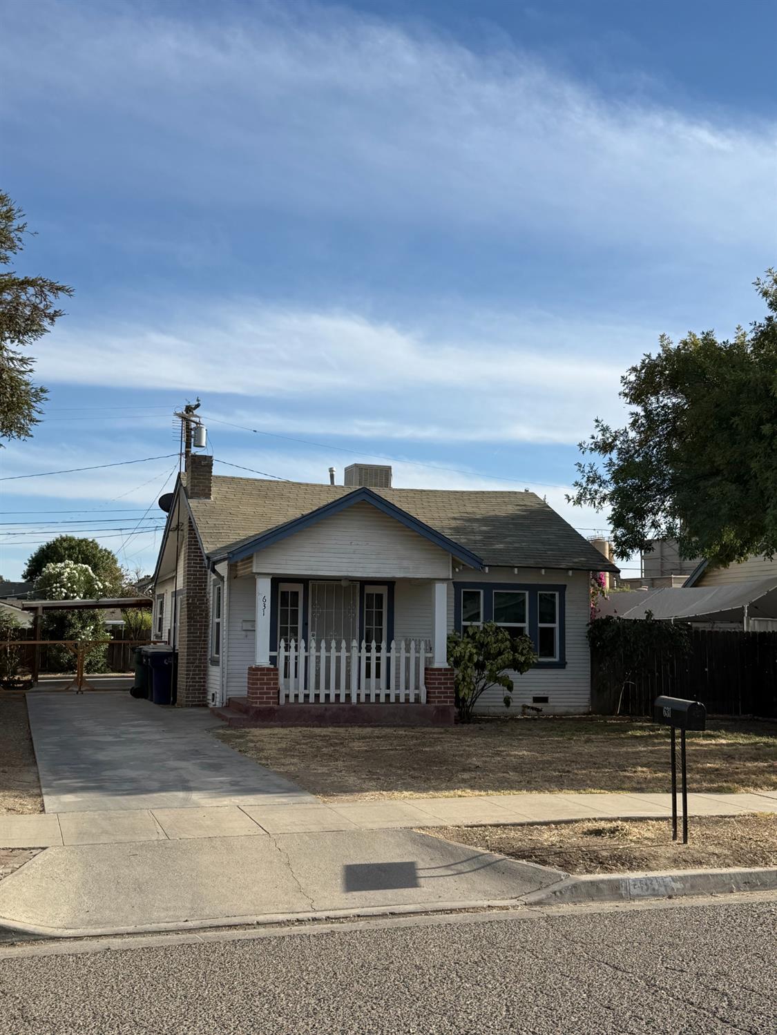 631 E Ventura, Tulare, CA 93274