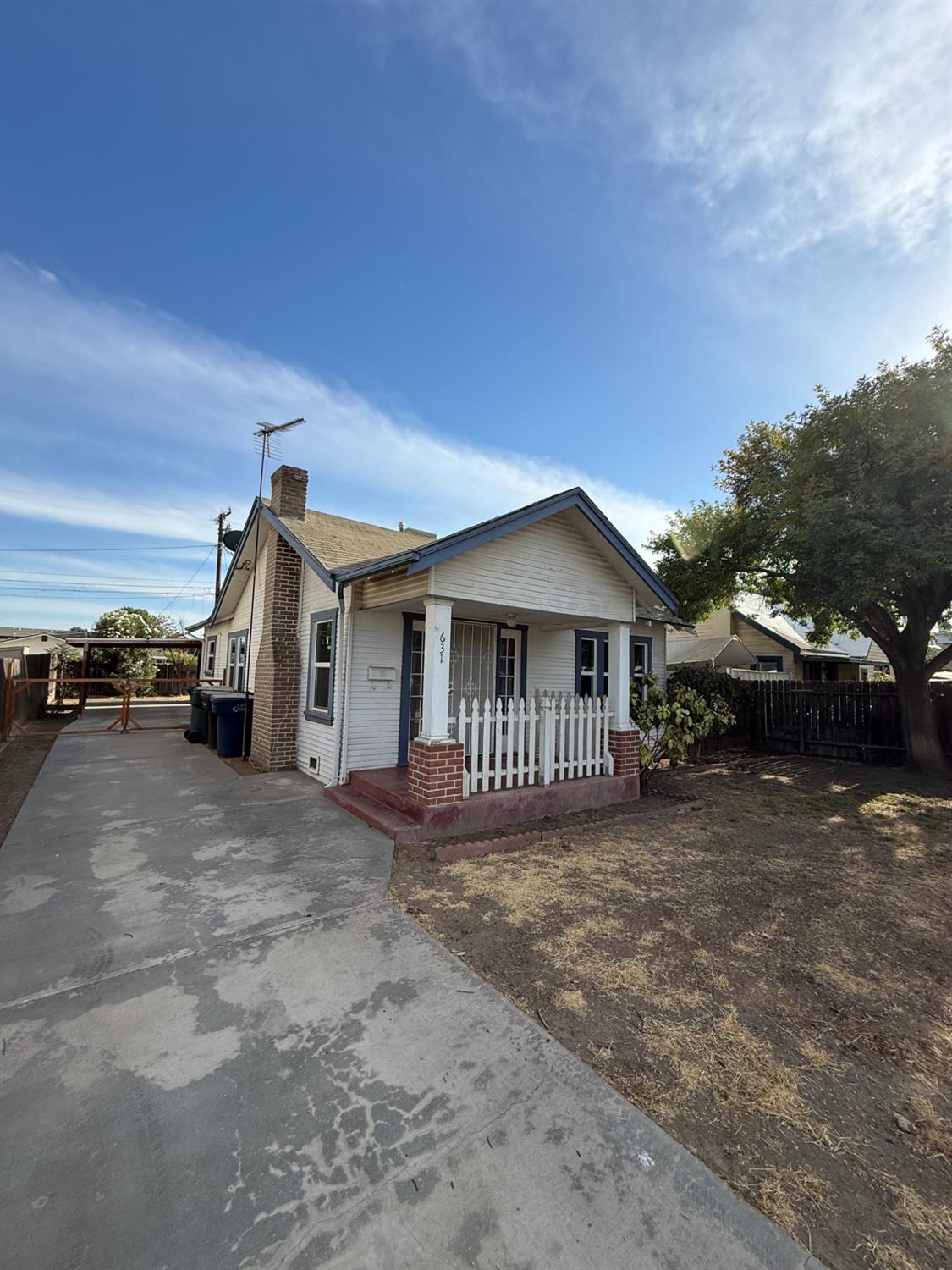 631 E Ventura, Tulare, CA 93274