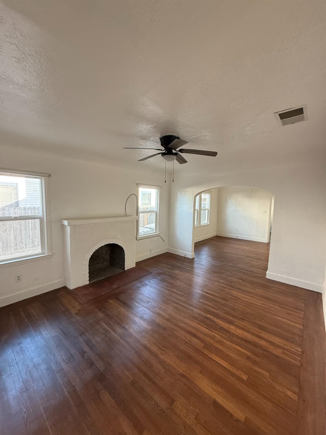 631 E Ventura, Tulare, CA 93274