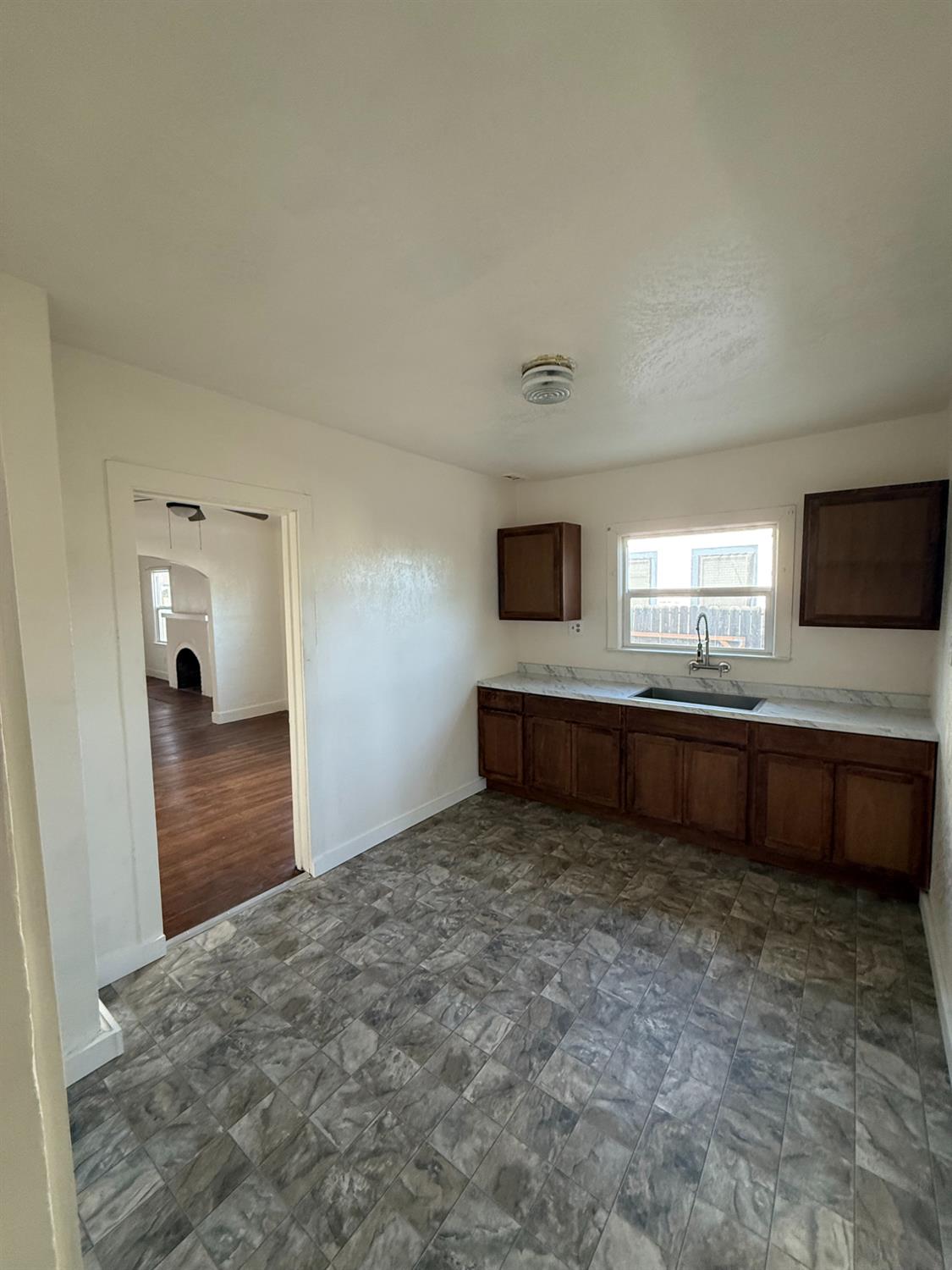 631 E Ventura, Tulare, CA 93274