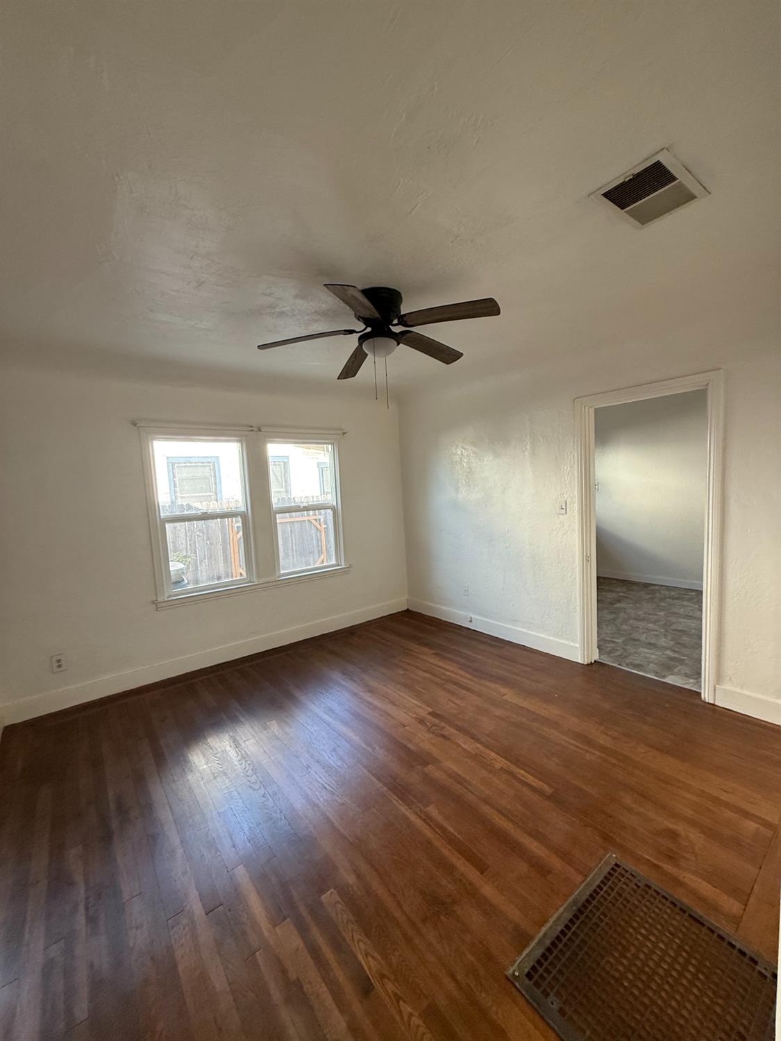 631 E Ventura, Tulare, CA 93274