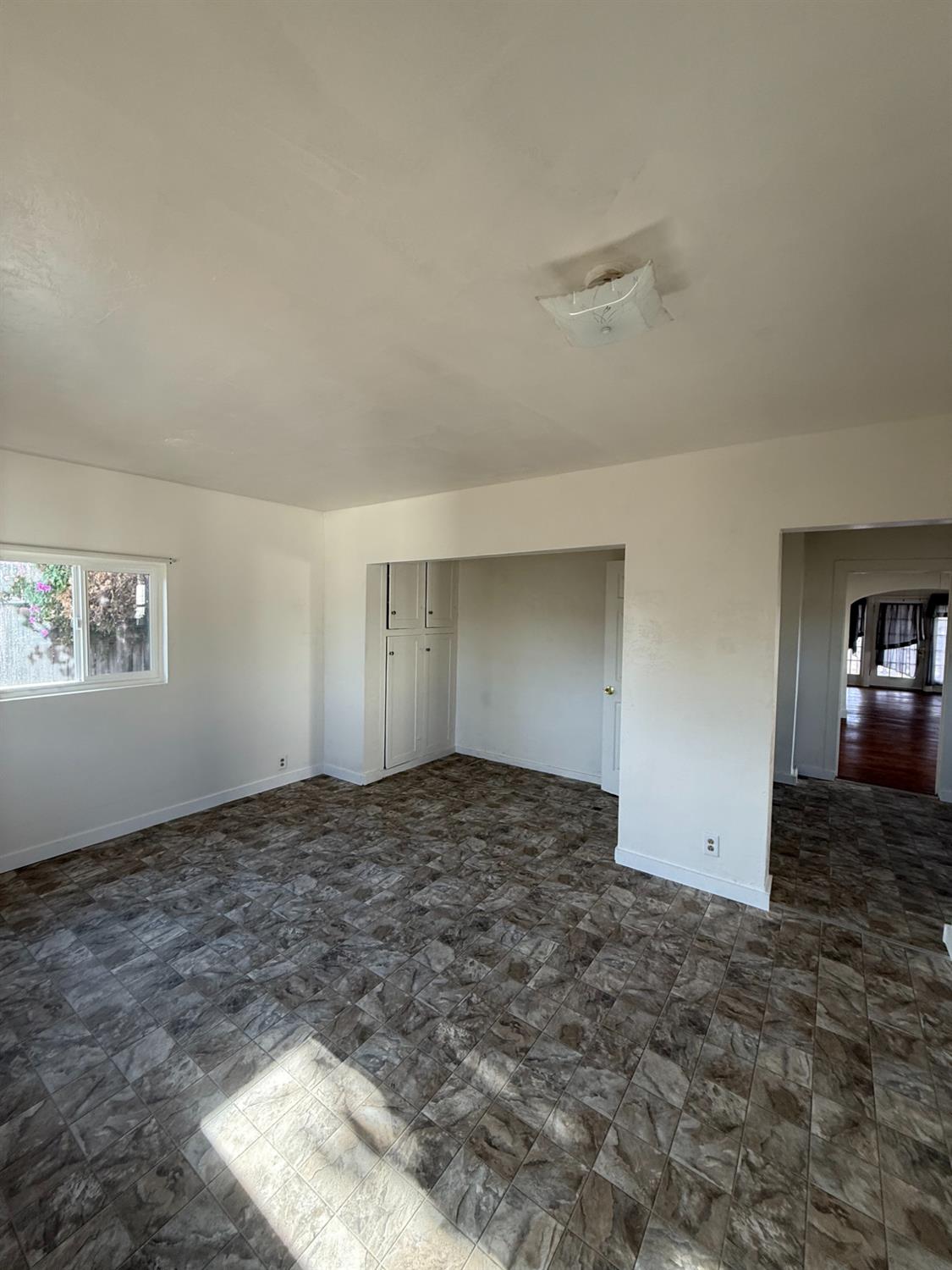 631 E Ventura, Tulare, CA 93274