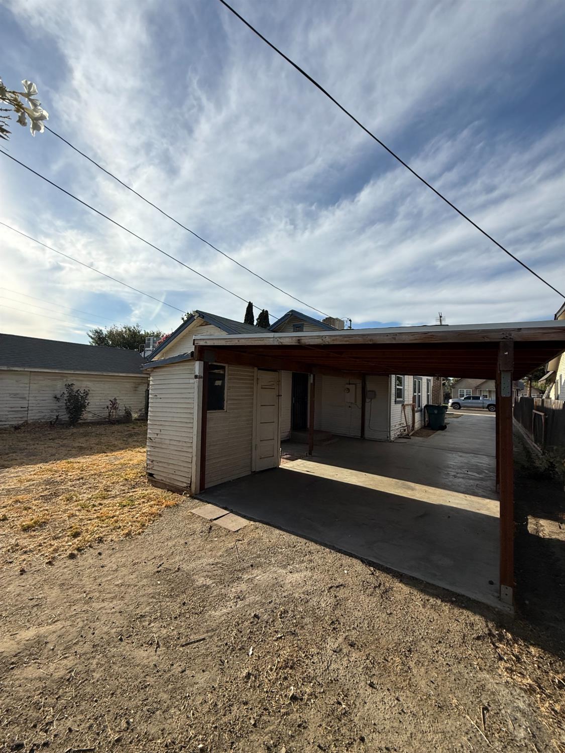 631 E Ventura, Tulare, CA 93274