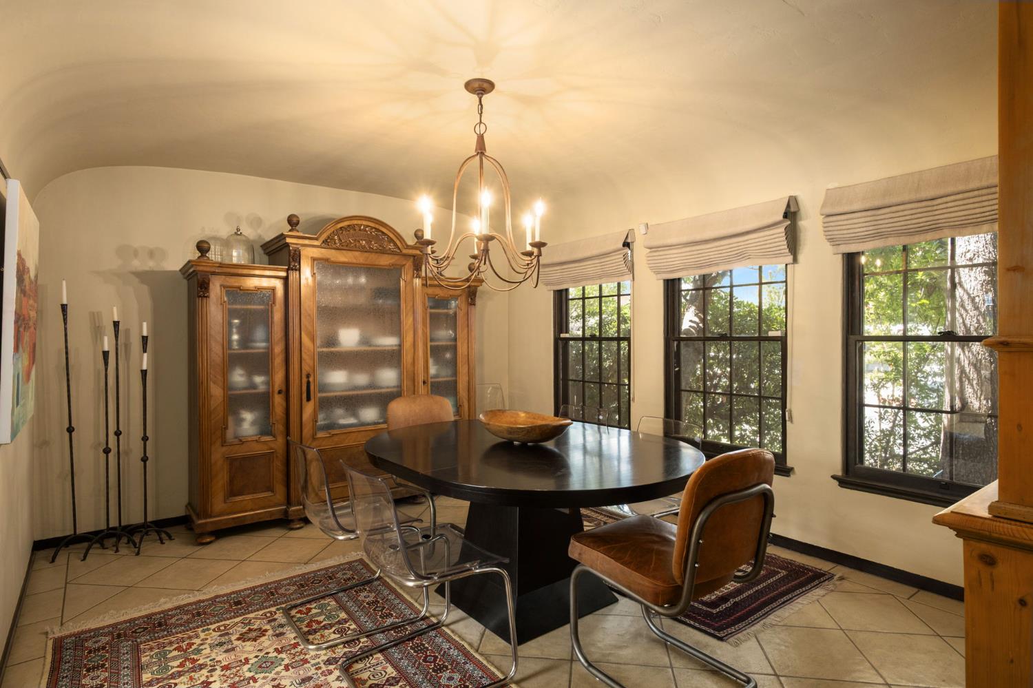 904 E Cambridge Ave, Fresno, CA 93704