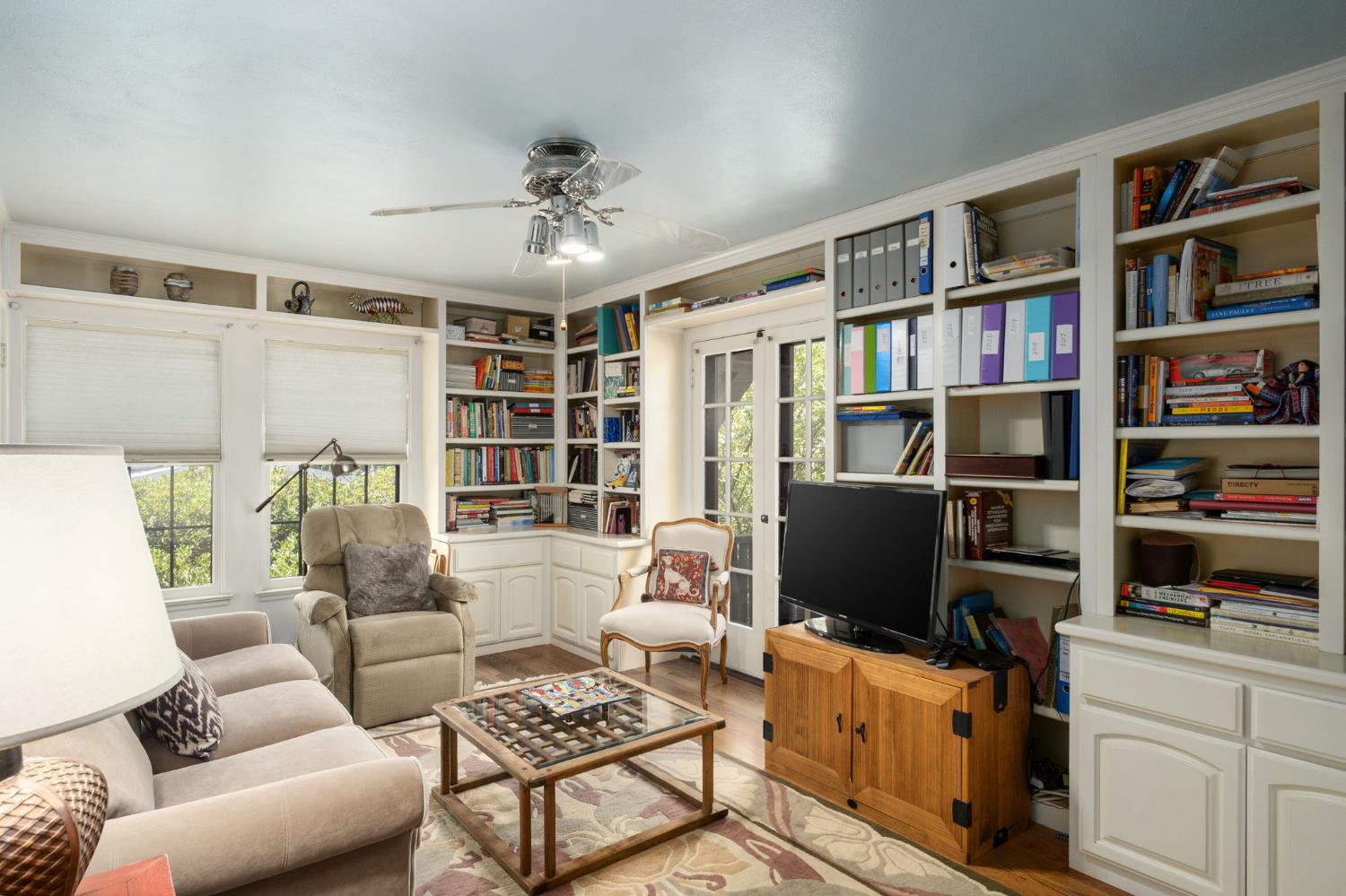 904 E Cambridge Ave, Fresno, CA 93704