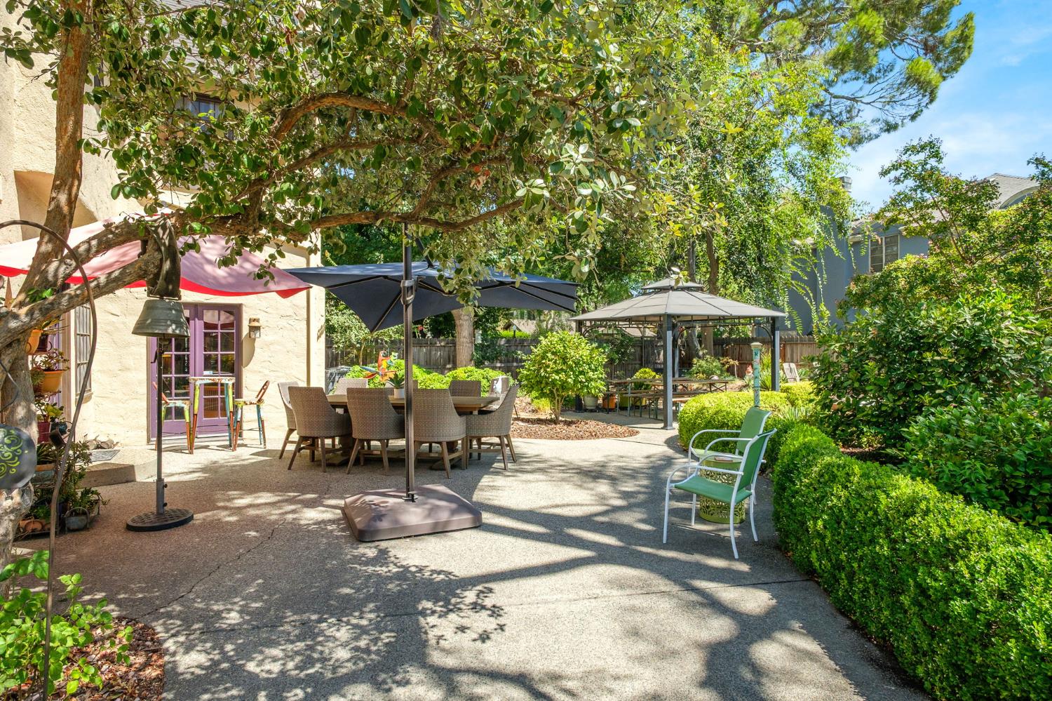 904 E Cambridge Ave, Fresno, CA 93704