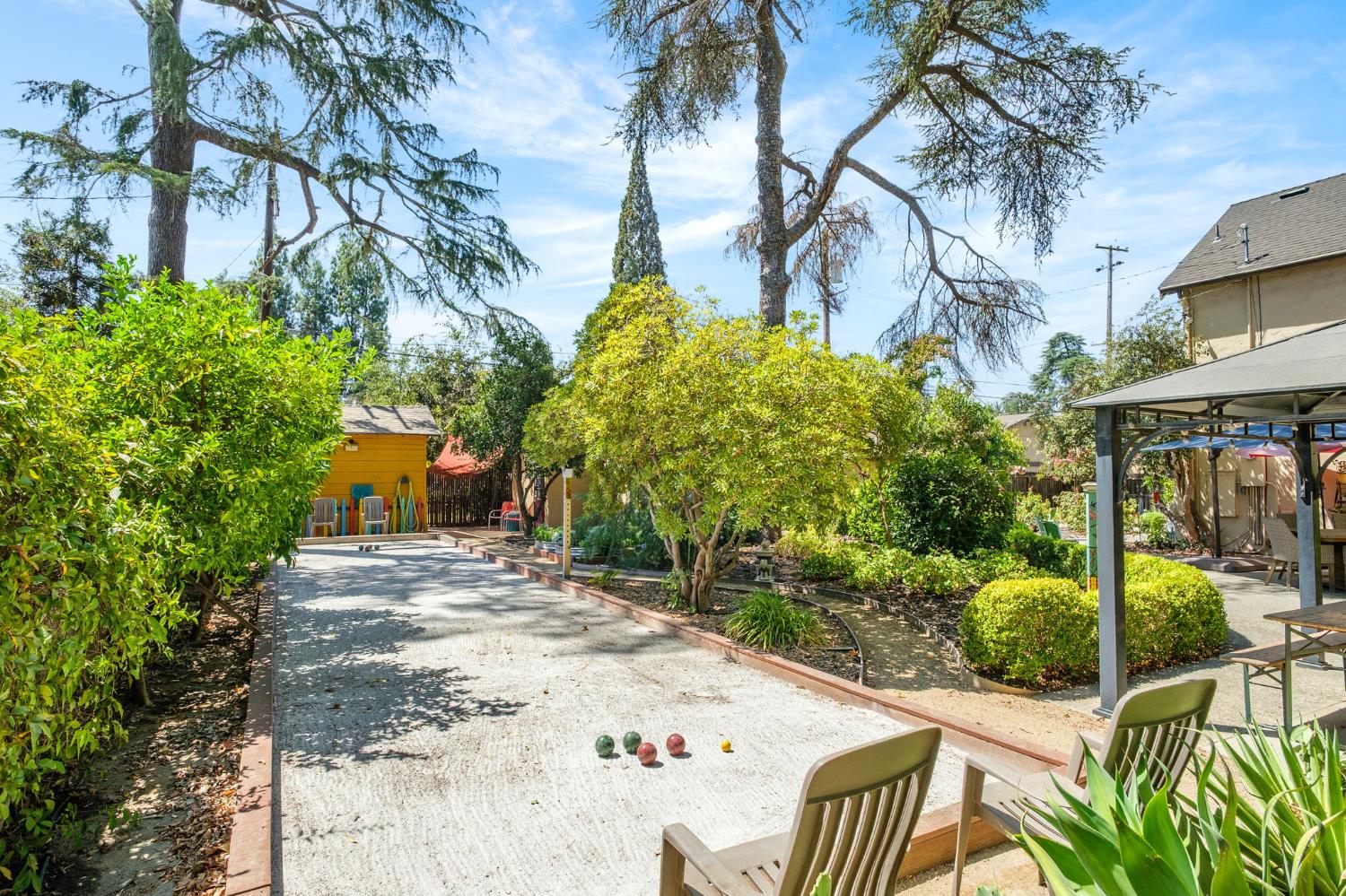 904 E Cambridge Ave, Fresno, CA 93704