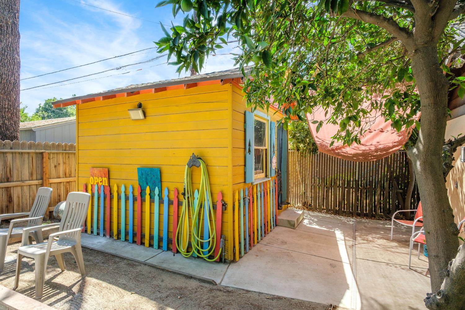 904 E Cambridge Ave, Fresno, CA 93704