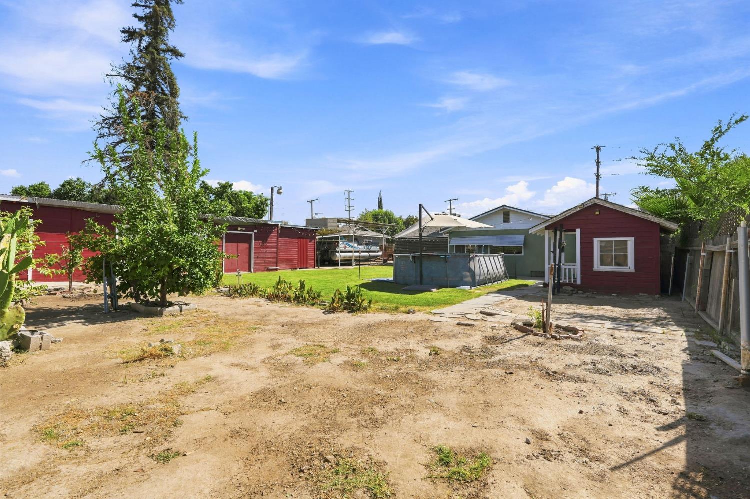 1382 N Oaks St, Tulare, CA 93274