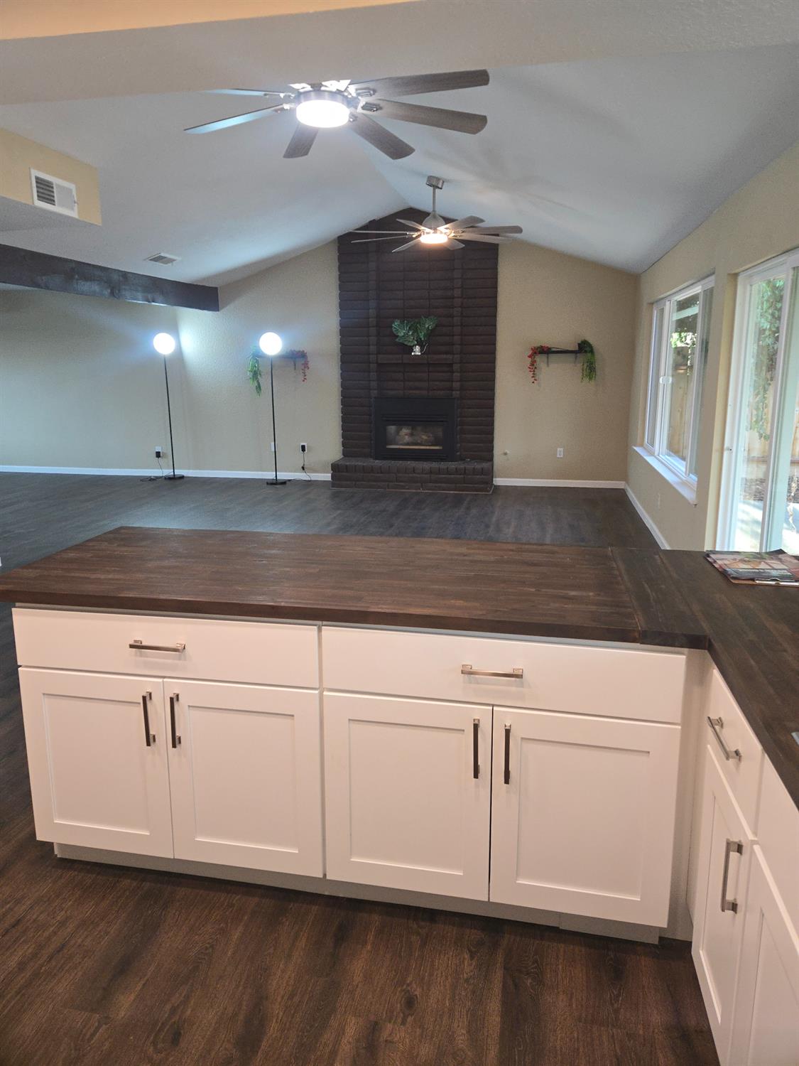 1946 Calimyrna Ave, Clovis, CA 93611