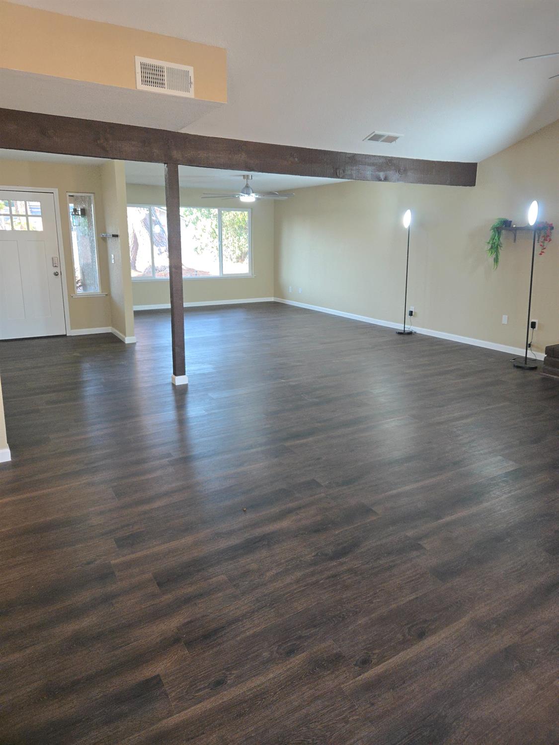 1946 Calimyrna Ave, Clovis, CA 93611