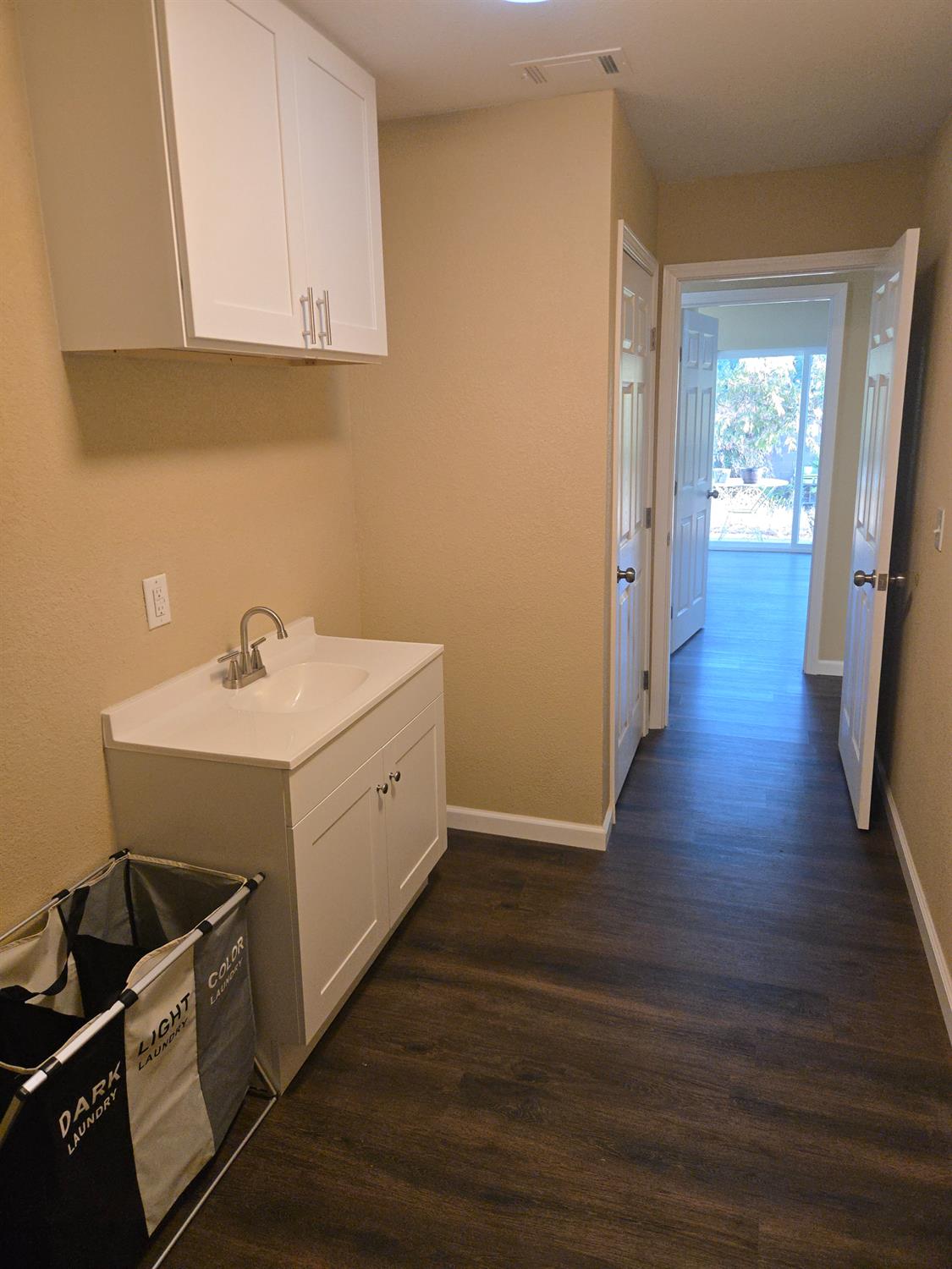 1946 Calimyrna Ave, Clovis, CA 93611