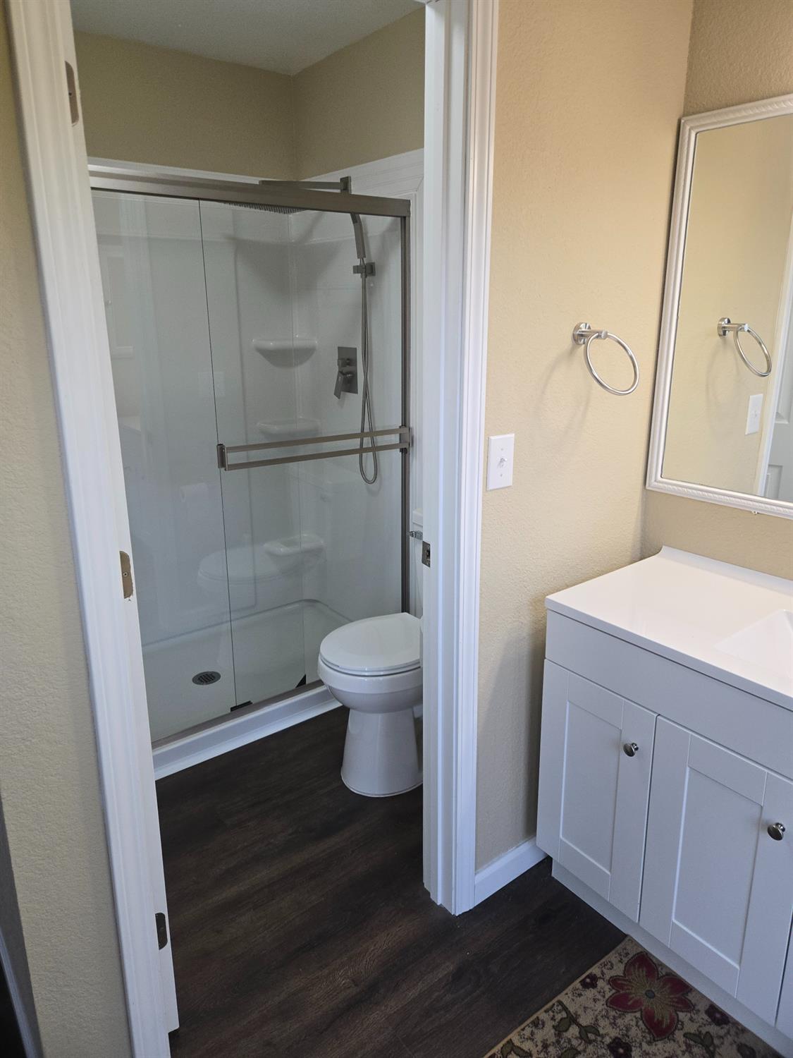 1946 Calimyrna Ave, Clovis, CA 93611