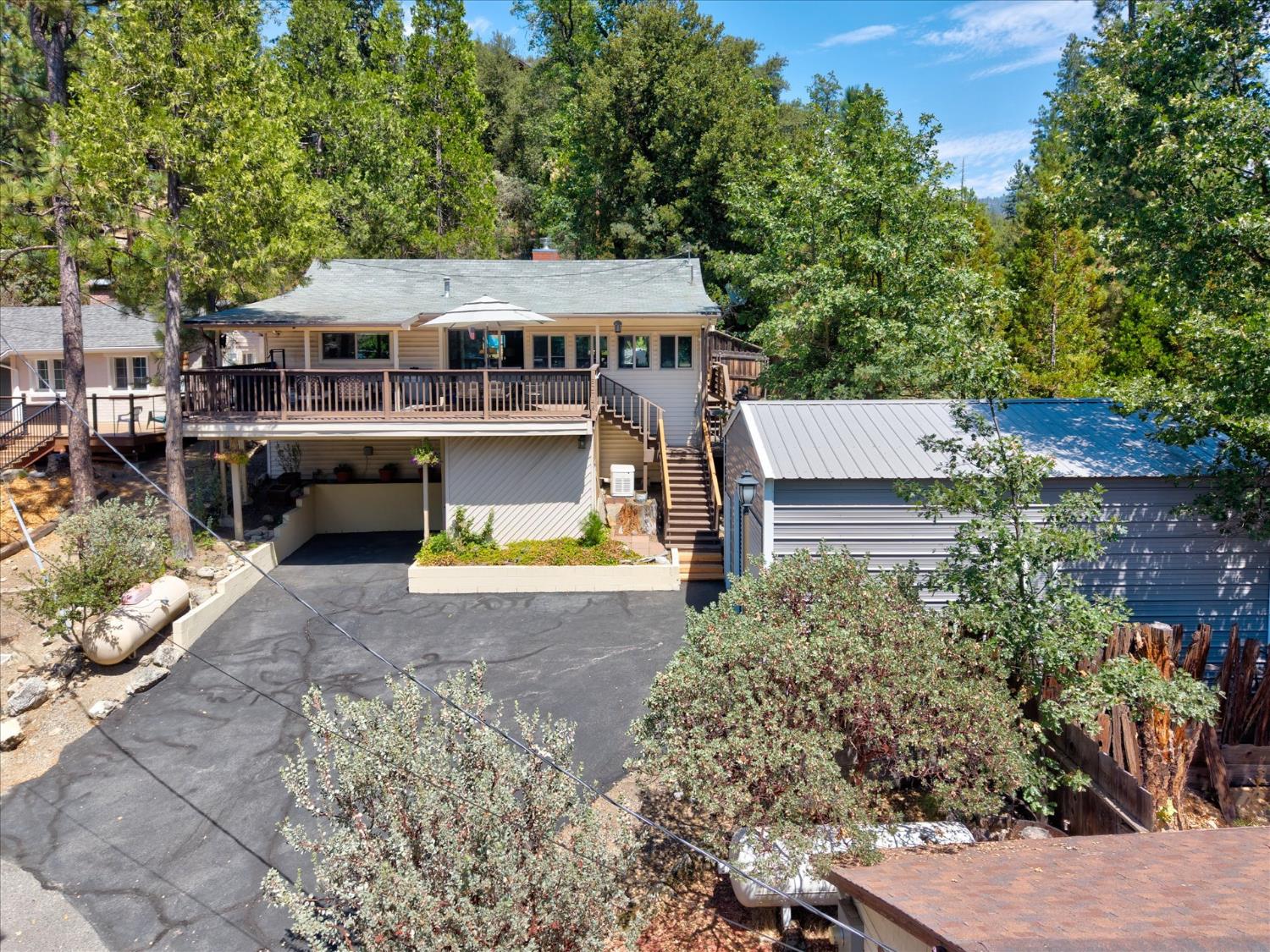 53746 Acorn Rd, Bass Lake, CA 93604