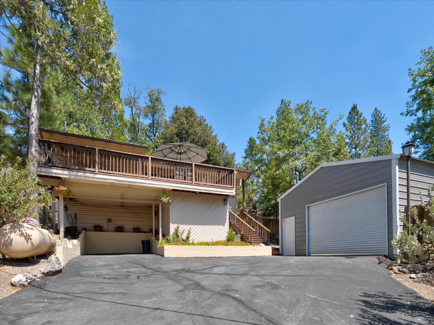 53746 Acorn Rd, Bass Lake, CA 93604