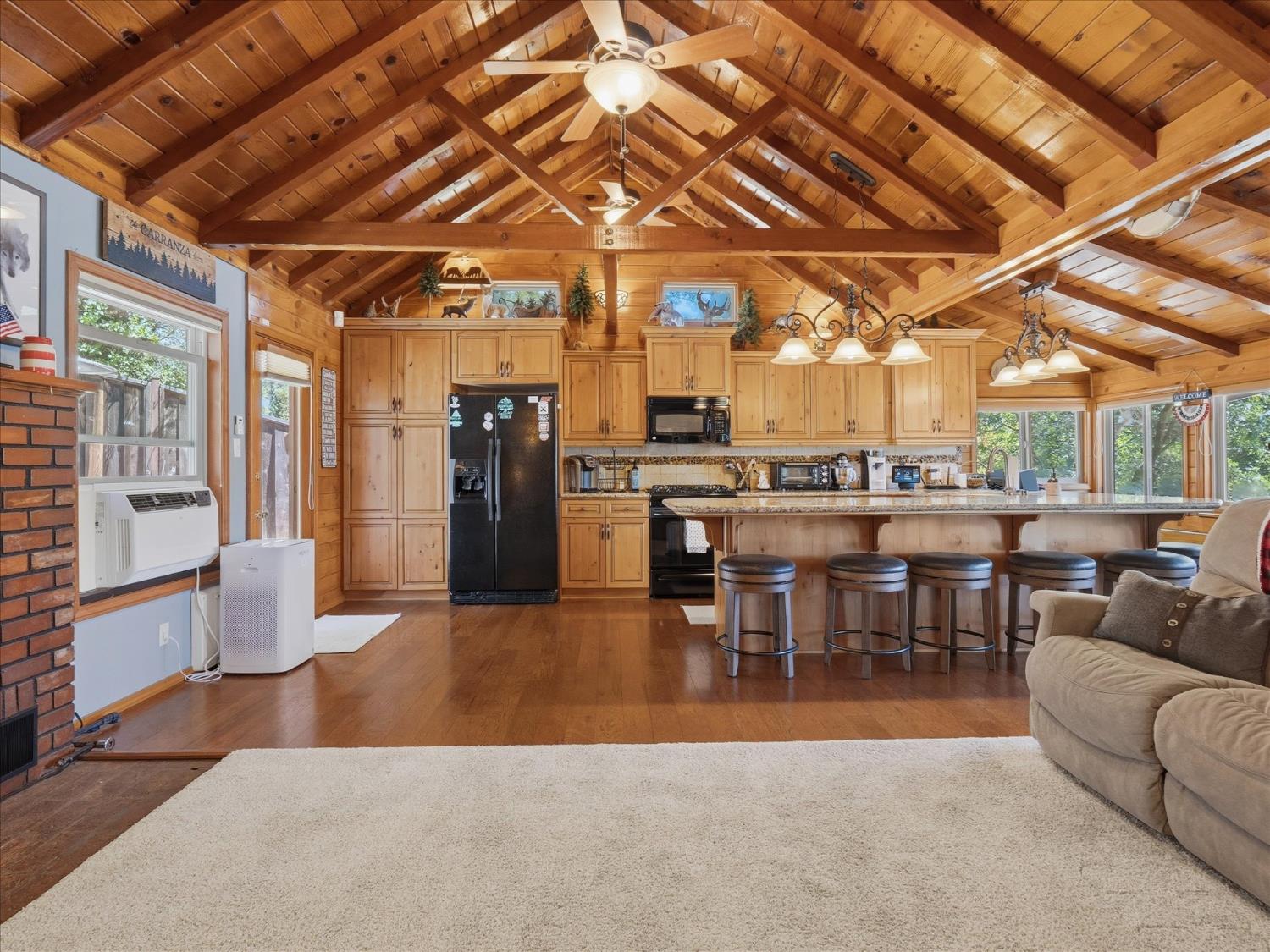 53746 Acorn Rd, Bass Lake, CA 93604