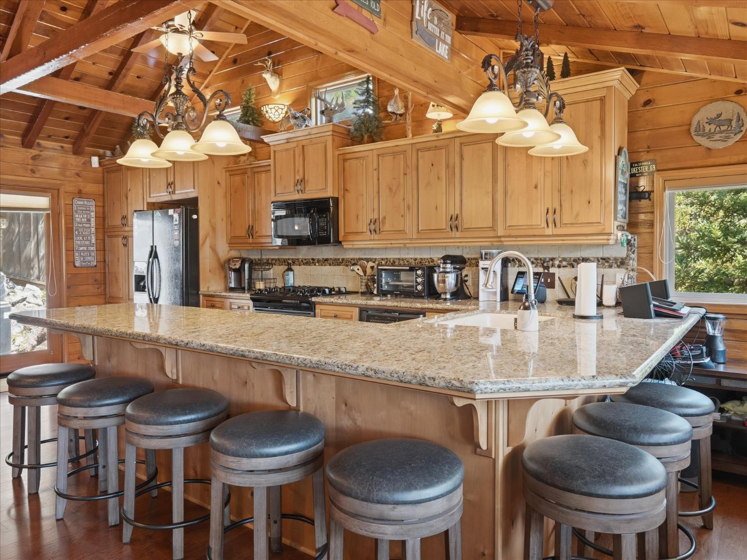 53746 Acorn Rd, Bass Lake, CA 93604