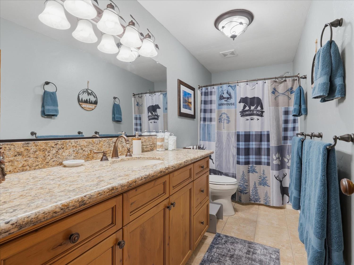 53746 Acorn Rd, Bass Lake, CA 93604