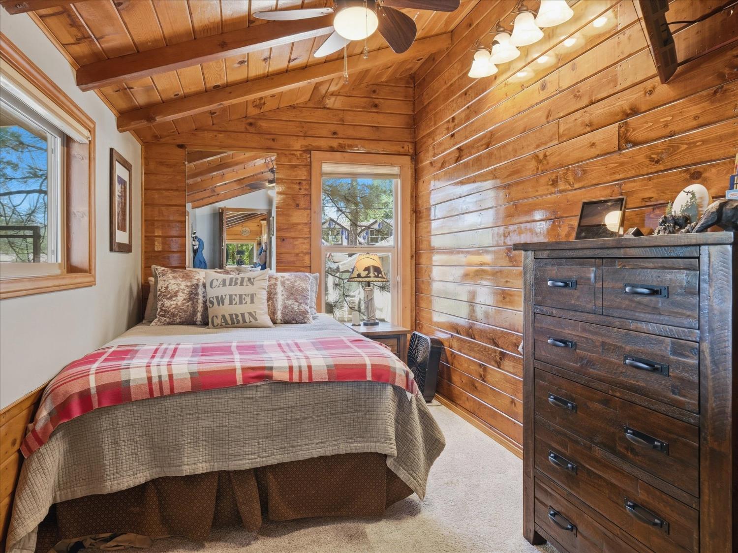 53746 Acorn Rd, Bass Lake, CA 93604