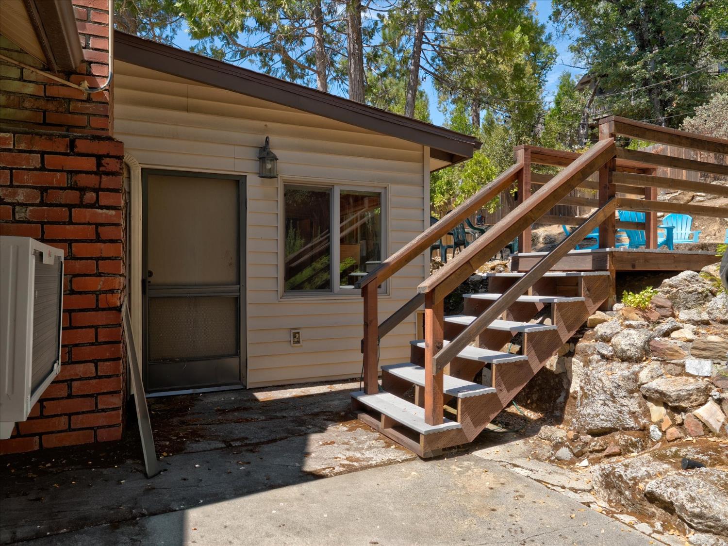 53746 Acorn Rd, Bass Lake, CA 93604