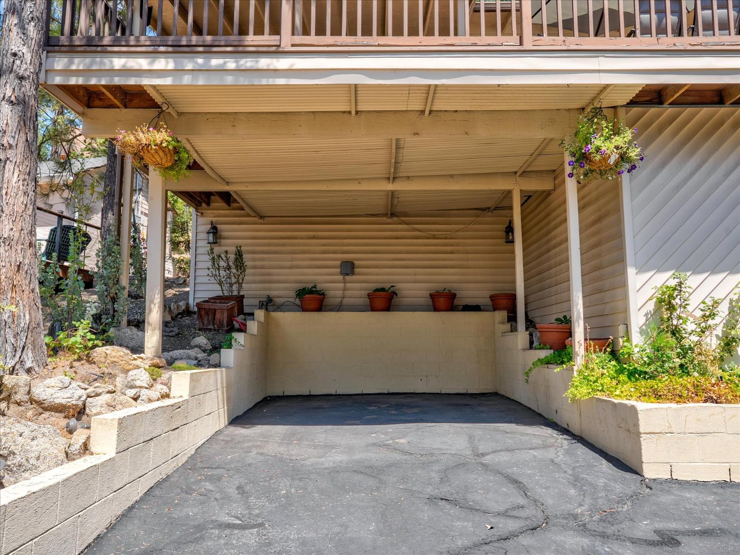 53746 Acorn Rd, Bass Lake, CA 93604