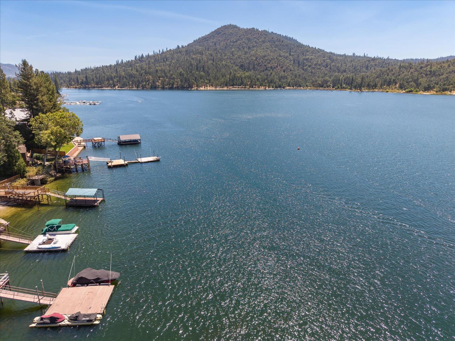 53746 Acorn Rd, Bass Lake, CA 93604